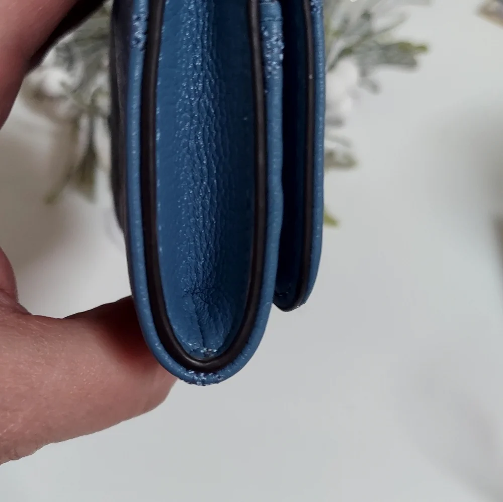 Tory Burch Blue Quilted Leather Wallet - Picture 3 of 7